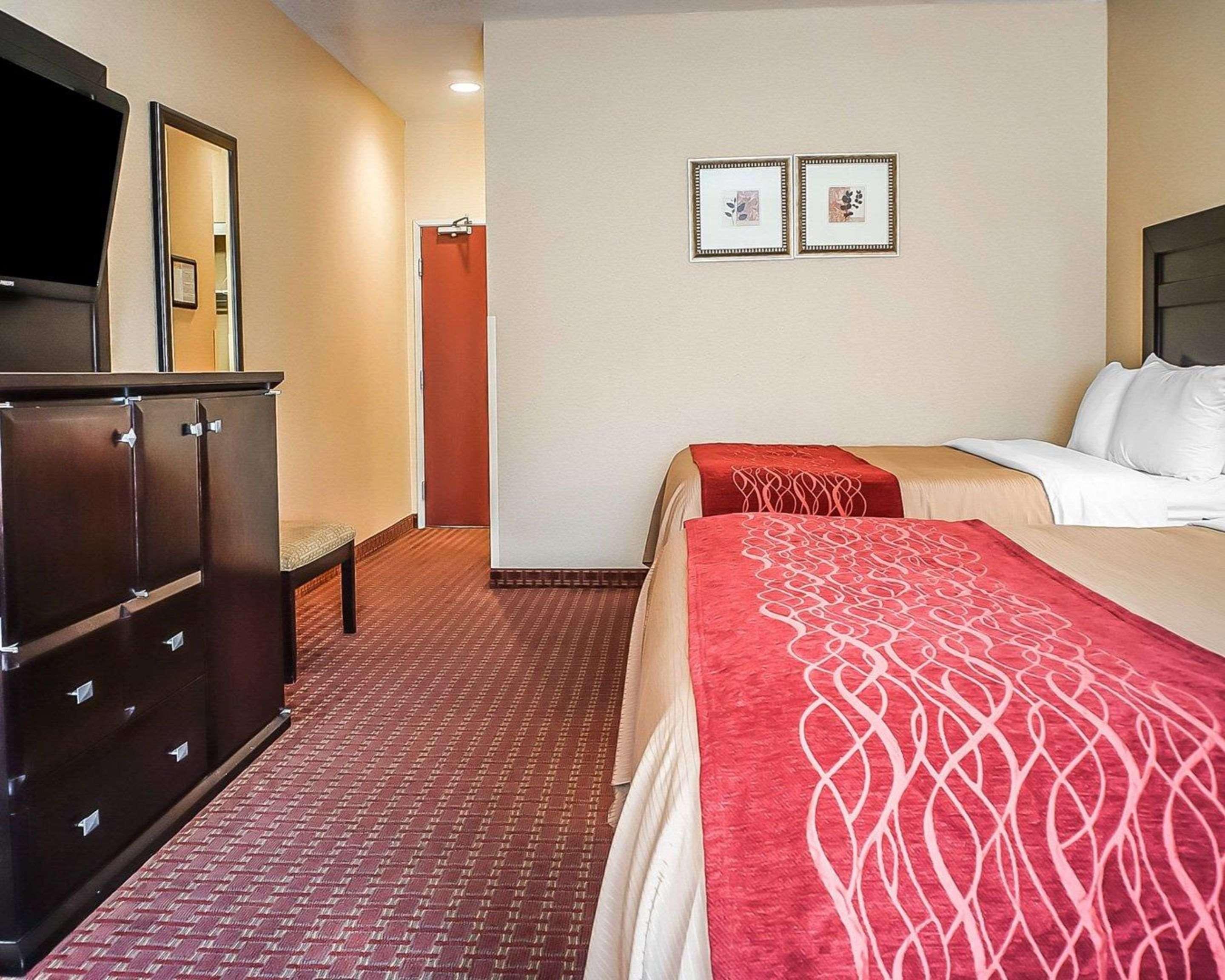 Quality Inn & Suites Roswell Exterior photo