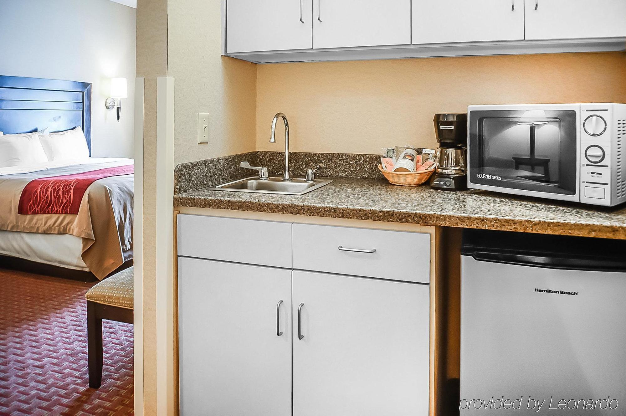 Quality Inn & Suites Roswell Exterior photo